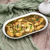 Piept de pui cu sos brun de ciuperci